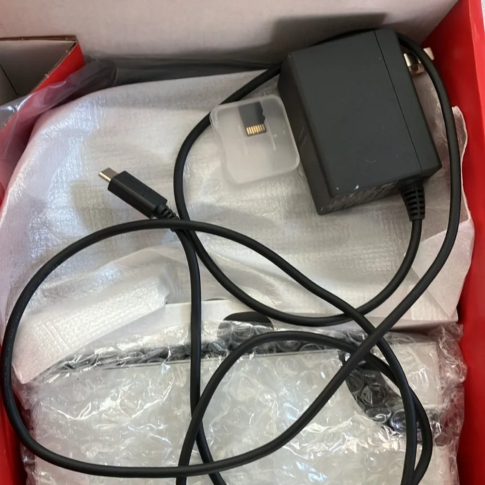 Nintendo Switch OLED Console - white with 2 additional controllers Preowned